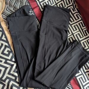 Black Women's Shambala Capri Leggings With Pockets